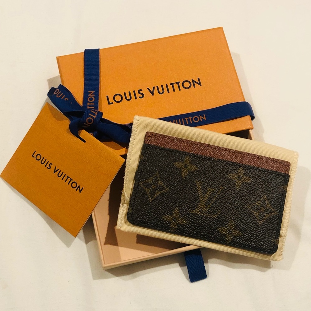 ✨ Brand New, with Tags Louis Vuitton Card Holder in classic Monogram Print ✨